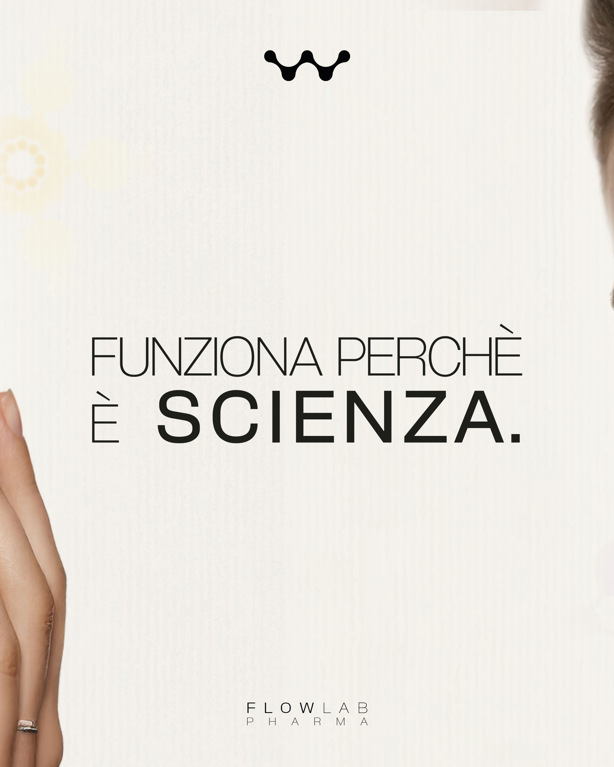 Primo piano viso con siero contorno occhi FlowLab